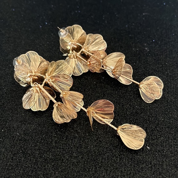 Zara Kate Middleton cascading floral earrings - Picture 5 of 8